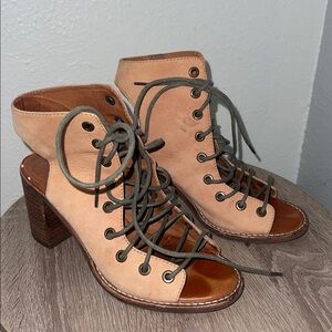 Jeffrey Campbell Free People Minimal Heel. Sz 6